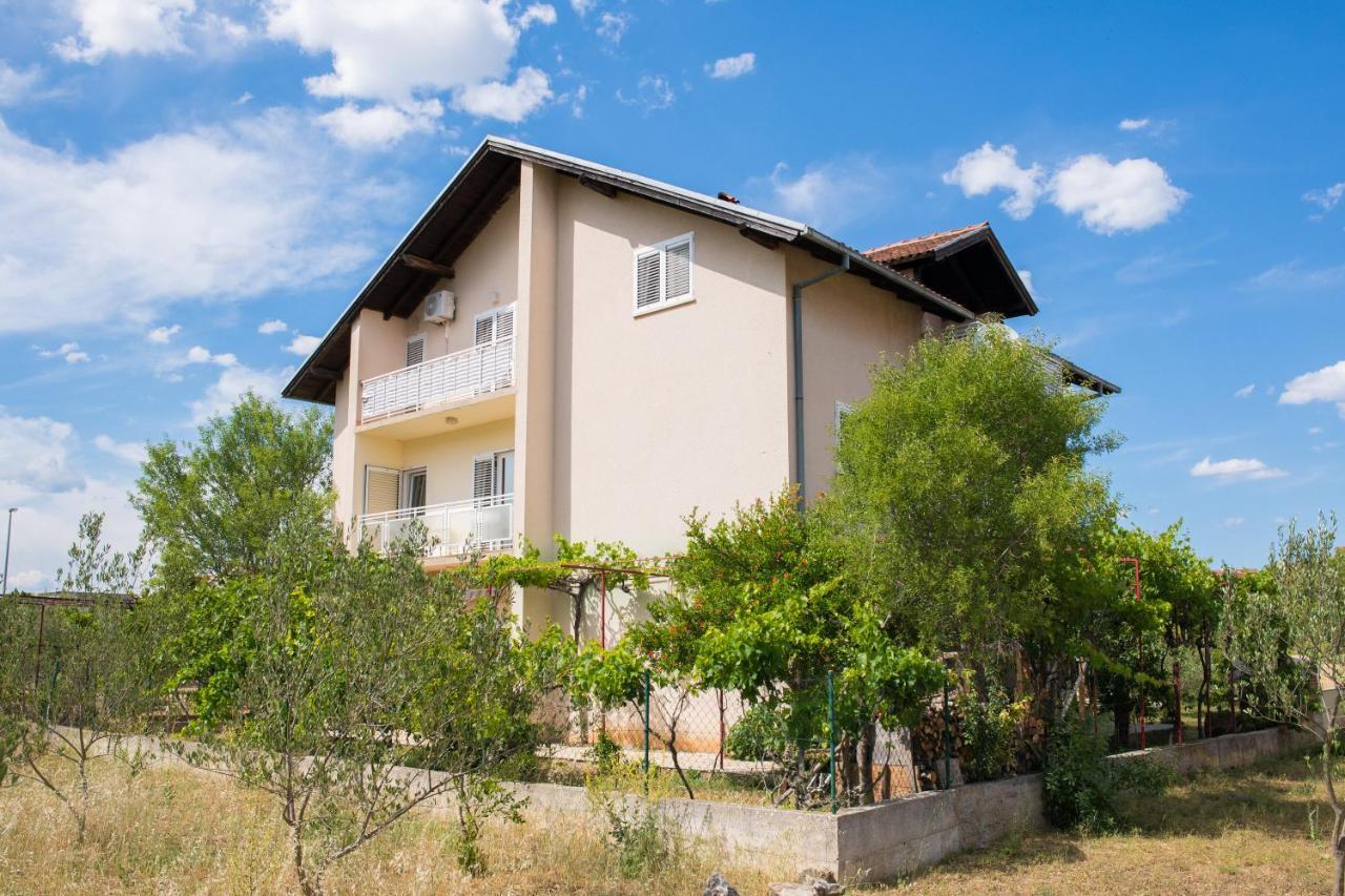 Apartment Dalmatien Raslina Exteriér fotografie